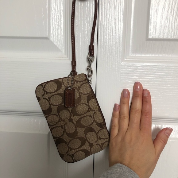 Coach wristlet - Picture 3 of 3